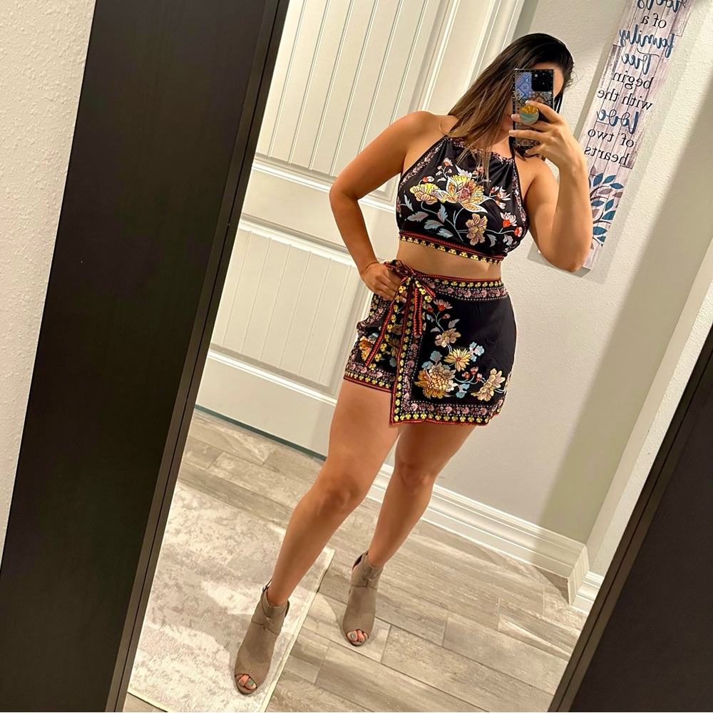 NEW Vibrant Floral Crop Top & Mini Skort Outfit Set ❤️‍🔥